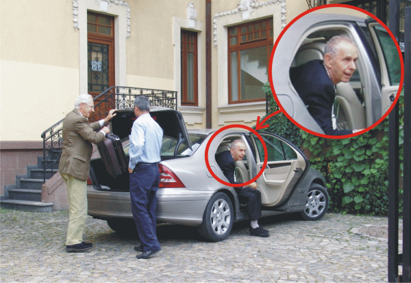 Sima, ţi-au venit oaspeţi cu bagaje! Sima, ţi-au venit oaspeţi cu bagaje!